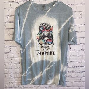 3/$15 Blue Bleached “Mom Life” Graphic Tee